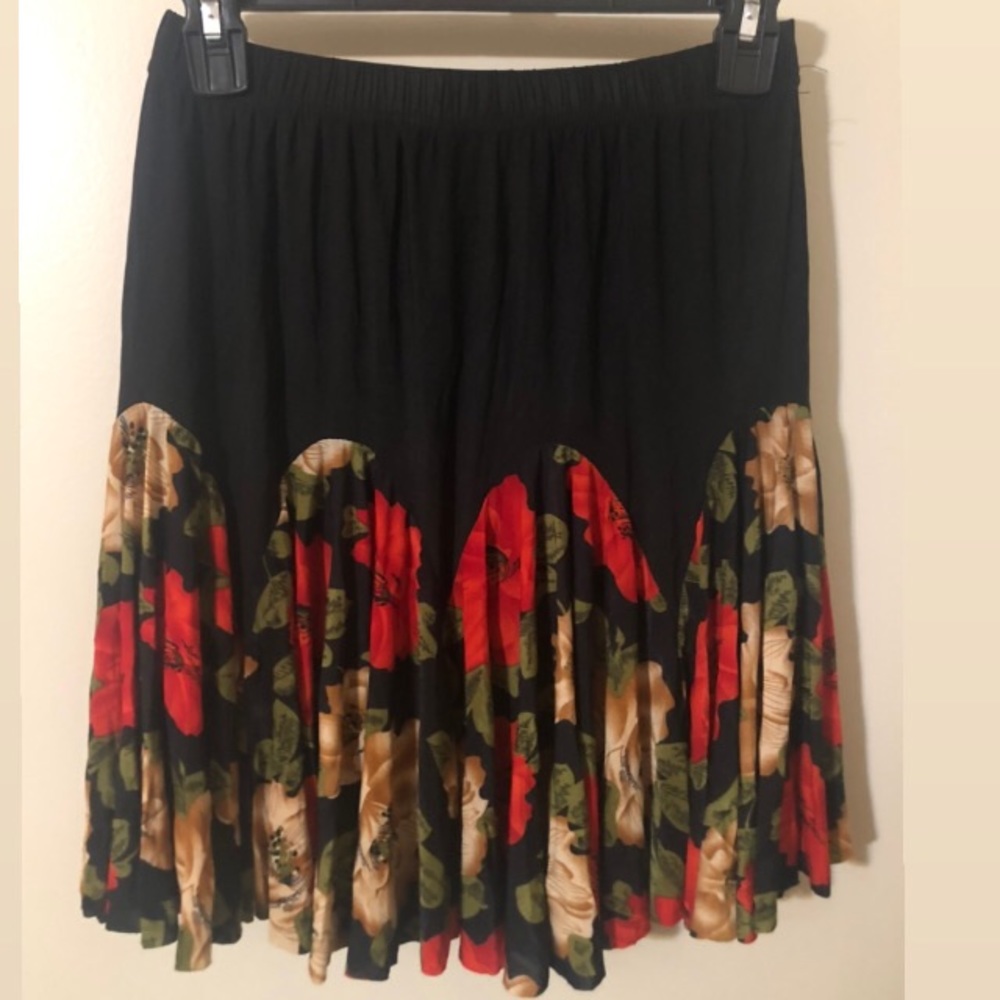 YoYoiei Floral Black Skirt (one size= S , M , L , XL)